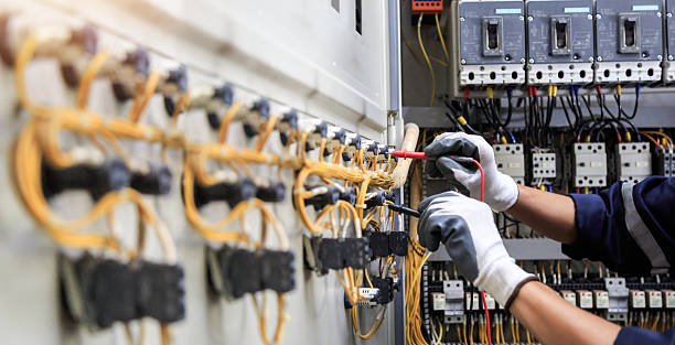 Professional Electrician technician working in Dobbs Ferry, NY